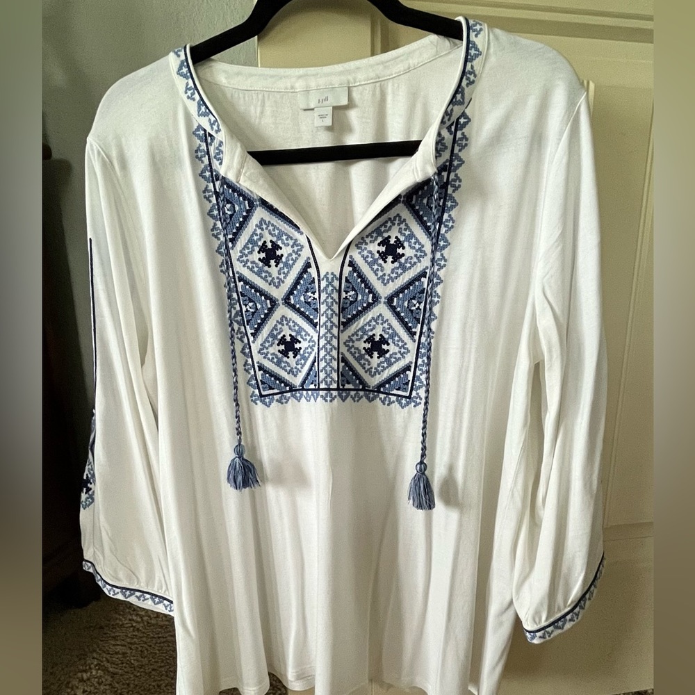 NWOT J Jill 3/4 sleeve blouse. Mediterranean style. Size L
